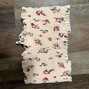 Woman’s strapless bikini top